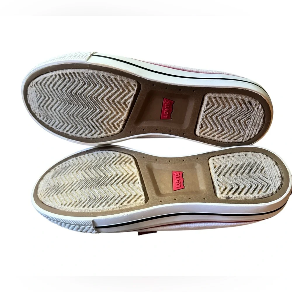 Levi's White and Red Sneakers